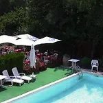 Πανσιόν Logis L' D'uzes 3*
