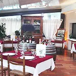 Logis L' D'uzes 3* Uzès